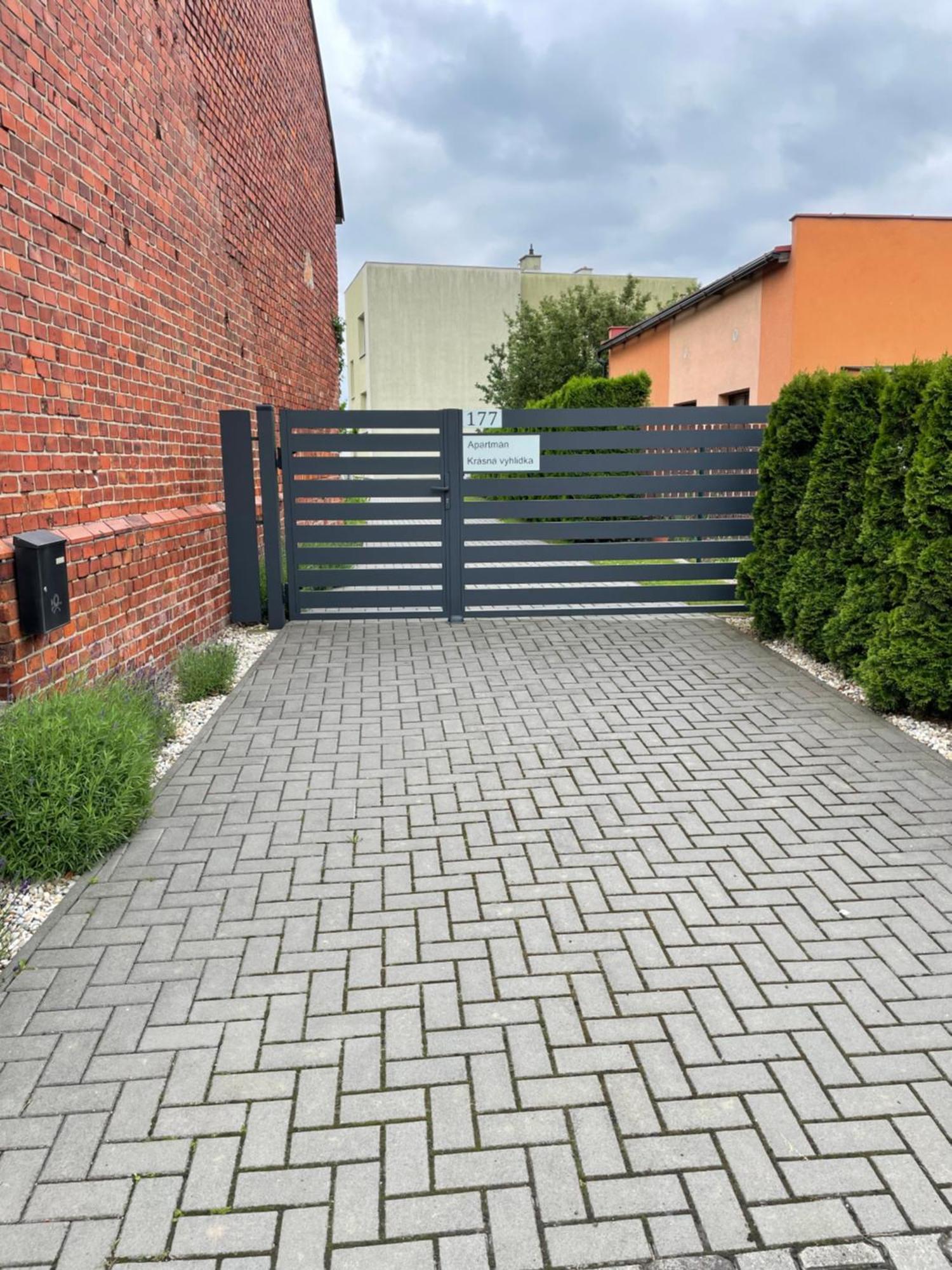 Apartman Krasna Vyhlidka Dolni Benesov ภายนอก รูปภาพ